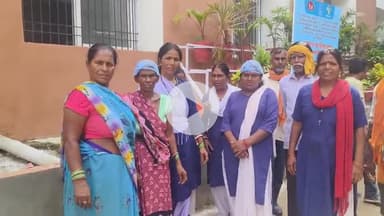 आरा: आरा सदर अस्पताल में सफाई कर्मियों को जीविका द्वारा मिलने वाले पैसे में से पूरा पैसा नहीं मिलता