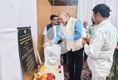 जगदलपुर: विश्वप्रसिद्ध बस्तर दशहरा परिक्रमा मार्ग में भूमिगत विद्युत लाइन बिछाने के कार्य का भूमिपूजन विधायक किरण देव ने किया