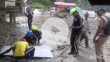 जोशियाड़ा: धराली में एक बड़ी चुनौती के बीच रेस्क्यू टीमें मलबे में लापता लोगों की तलाश में जुटी हैं