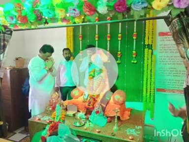 हिंगणघाट: तालुका दौऱ्यादरम्यान आमदार राजेश बकाने यांनी श्री स्वामी समर्थ महाराज यांच्या मंदिरात घेतले दर्शन