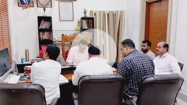 बहराइच: कलेक्ट्रेट में डीएम ने बैठक कर उद्योग विभाग द्वारा संचालित योजनाओं की समीक्षा की, दिए आवश्यक दिशा निर्देश