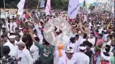 चित्तौड़गढ़: इंदिरा गांधी स्टेडियम से कलेक्ट्रेट तक बांसवाड़ा MP रोत के नेतृत्व में आदिवासी समाज ने निकाली रैली, दिखाई ताकत