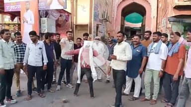 सरदारशहर: मलिक को राजकीय सम्मान नहीं देने पर केंद्र सरकार का विरोध, गांधी चौक पर RLP ने प्रधानमंत्री का पुतला जलाकर किया प्रदर्शन