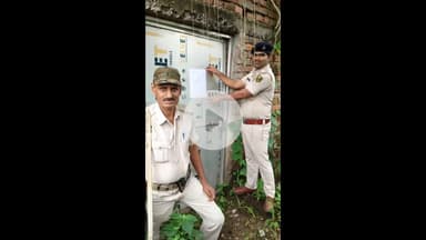 नबीनगर: धमरी बिगहा में कोर्ट के आदेश पर विधिवत इस्तेहार चिपकाया गया