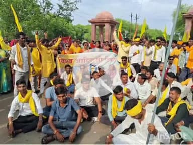 बल्देवगढ़: विश्व आदिवासी दिवस पर टीकमगढ़ में आदिवासी समाज ने निकाली विशाल रैली, शामिल होने बल्देवगढ़ से भी पहुंचे लोग