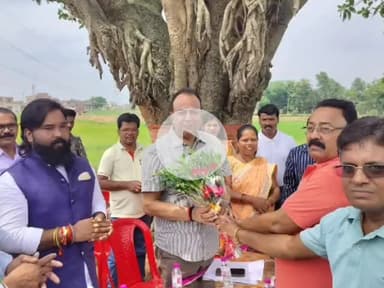 रातू: हटिया विधायक नवीन जायसवाल ने रातू प्रखंड की विभिन्न पंचायतों का दौरा किया!