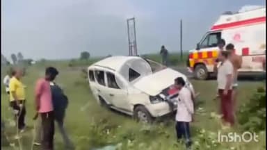 गुना: नेशनल हाईवे 46 के गुना-शिवपुरी बॉर्डर अटलपुर पर गाय को बचाने में अपर कलेक्टर की कार पलटी, परिवार घायल