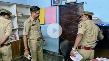 रामपुर: रविवार को अपर पुलिस अधीक्षक अतुल कुमार श्रीवास्तव ने किया थाना खजुरिया का आकस्मिक निरीक्षण
