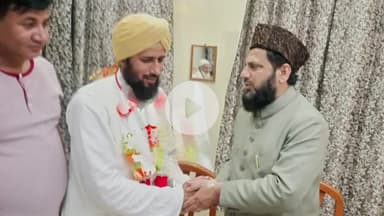 रामपुर: तहसील सदर क्षेत्र स्थित आवास पर सांसद मौलाना मोहिबुल्लाह नदवी ने रामपुर के शहरे मुफ्ती से की मुलाक़ात