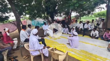 भोकरदन: कुकडी येथे माजी आमदार चंद्रकांत पाटील दानवे यांनी दिली सांत्वन पर भेट