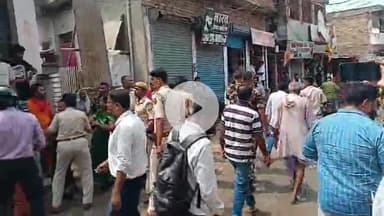 समस्तीपुर: चीनी मिल चौक के पास ज़मीनी विवाद में असामाजिक तत्वों ने JCB से मार्केट में की तोड़फोड़