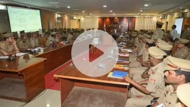 पडरौना: पुलिस कार्यालय में लंबित विवेचनाओं की समीक्षा में SP ने 6 विवेचकों को किया लाइन हाजिर व 6 पर प्रारंभिक जांच के दिए आदेश