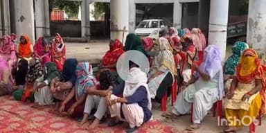 बागपत: नगर पालिका बागपत के सफाई नायक सतीश को सस्पेंड करने और 11 कर्मचारियों की सेवा समाप्त करने पर हड़ताल जारी