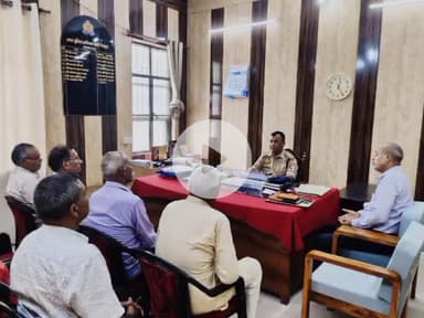 कर्वी: ASP की अध्यक्षता में पुलिस कार्यालय में पुलिस पेंशनर्स की बैठक का हुआ आयोजन