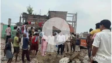 सत्तर कटैया: सत्तर कटैया प्रखंड में सड़कों से अतिक्रमण हटाया गया, भारी संख्या में पुलिस प्रशासन मौजूद रहा