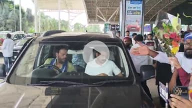 लोहरदगा: सांसद चंद्रशेखर आजाद ने शिबू सोरेन को श्रद्धांजलि देने के लिए नेमरा गांव में दी श्रद्धांजलि