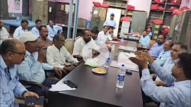 पीरटांड: दुर्गा पूजा की तैयारियों पर बनियाडीह सीसीएल महाप्रबंधक कार्यालय में पूजा पंडाल समितियों के साथ बैठक