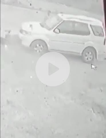 ग्वालियर गिर्द: ग्वालियर: पुरानी छावनी में फिल्मी स्टाइल में चाचा-भतीजे को सफारी से जान से मारने की कोशिश