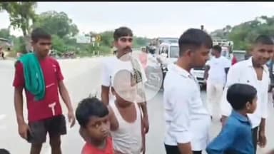 साहेबपुर कमाल: श्रीनगर में बाढ़ पीड़ितों का प्रदर्शन, NH-333B को घंटों तक किया जाम