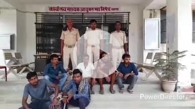 कहरा: उत्पाद पुलिस ने छापेमारी कर 2 कारोबारियों और 4 शराबियों को किया गिरफ्तार, सहरसा कोर्ट में पेश कर आगे की कार्रवाई जारी