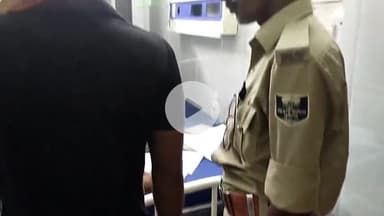 ताजपुर: ताजपुर पुलिस ने मारपीट मामले में न्यायालय से जारी वारंट पर एक युवक को गांव से किया गिरफ्तार