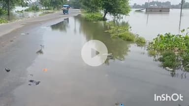 मुंगेर: नेशनल हाईवे 80 पर गंगा का पानी चढ़ा, सड़क बंद होने से कई गांवों का संपर्क टूटा, बांक में पेट्रोल पंप में घुसा बाढ़ का पानी