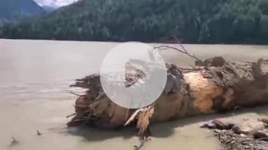 भटवाड़ी: डीएम ने हर्षिल के पास बनी झील का निरीक्षण किया, पानी की निकासी के लिए दिए निर्देश