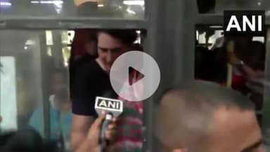 मोदी सरकार डरी हुई है, कायर है। 

: कांग्रेस महासचिव व सांसद श्रीमती @priyankagandhi जी