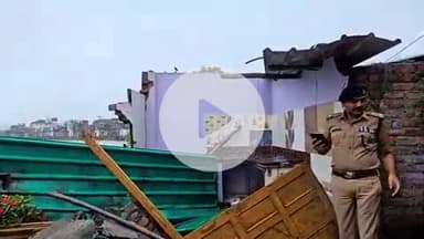 देहरादून: भारी बारिश के बीच आम लोगों की सुरक्षा सुनिश्चित करने के लिए ग्राउंड जीरो पर पहुंचे एसएसपी देहरादून