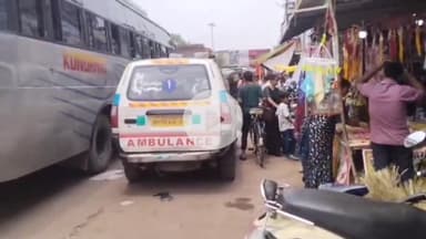 सतना बस स्टैंड पर जाम में फंसी एम्बुलेंस, व्यवस्था बेपटरी, ज़िम्मेदार बेपरवाह