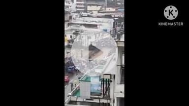 देहरादून: देहरादून के कांवली रोड स्थित पुल पर भरा पानी, पुल के दोनों तरफ फंसे लोग