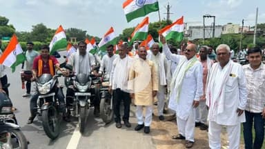 वैर: नसवारा से मूड़िया तक भाजपा कार्यकर्ताओं ने निकाली तिरंगा यात्रा, विधायक बहादुर सिंह कोली ने हरी झंडी दिखाकर किया रवाना