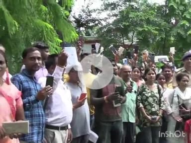 गोरखपुर: GRP पुलिस गोरखपुर ने सर्विसलांस सेल के माध्यम से खोए हुए 340 एंड्राइड मोबाइल फोन बरामद किए, एसपी GRP ने दी जानकारी