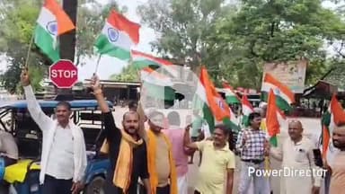 कर्वी: सरकार के हर घर तिरंगा अभियान के तहत खोह गांव में भारतीय जनता पार्टी कार्यकर्ताओं द्वारा निकाली गई तिरंगा यात्रा