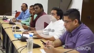 जगदलपुर: कलेक्टर ने समय सीमा की बैठक में मौसमी बीमारियों की रोकथाम और बेहतर स्वास्थ्य सुविधाएं उपलब्ध कराने के दिए निर्देश