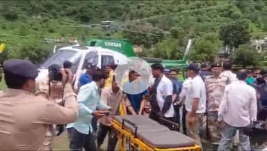 डुंडा: आपदा प्रभावित धराली और हर्षिल क्षेत्र की 5 गर्भवती महिलाओं को हेली रेस्क्यू कर जिला अस्पताल उत्तरकाशी लाया गया