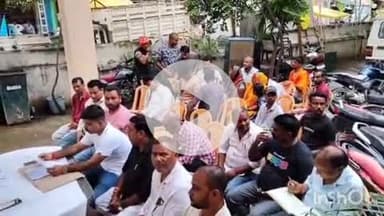 गोपालगंज: नगर थाना परिसर में चेहल्लुम को लेकर शांति समिति की बैठक आयोजित, सीओ व थाना प्रभारी ने दिए निर्देश