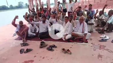 बाह: बटेश्वर में वर्षा जल निकासी की समस्या पर ग्रामीणों का धरना, SDM ने मौके पर ही दिलाया समाधान #jansamasya