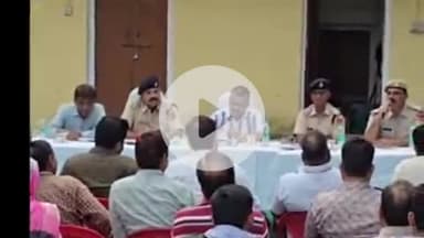 करौली: जिला स्तरीय तिरंगा यात्रा को लेकर कोतवाली थाना परिसर में जिला कलेक्टर व एसपी की अध्यक्षता में सीएलजी की बैठक आयोजित