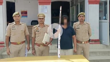 रामपुर: मंगलवार को शहर कोतवाली क्षेत्र से पुलिस ने नाजायज़ देसी रायफल के साथ एक आरोपी को किया गिरफ्तार