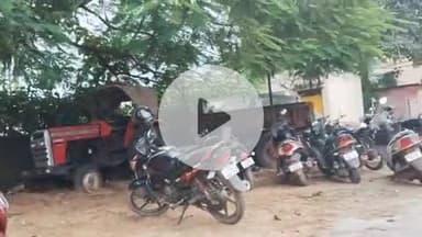 गुमला: मोबाइल, स्कूटी की लूट व ₹1.5 लाख समेत जेवरात की चोरी, अज्ञात पर मामला दर्ज