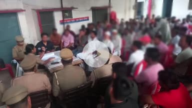 रामपुर: सीओ सर्किल शाहाबाद ने शाहाबाद थाना परिसर में धर्म गुरुओं के साथ आगामी त्योहारों को लेकर की बैठक, दिए आवश्यक निर्देश