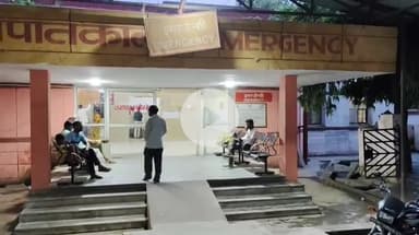 पडरौना: खिरिया टोला में जमीनी विवाद पर दो पक्षों में मारपीट, एक पक्ष की सास-बहू घायल, अस्पताल में हुआ इलाज