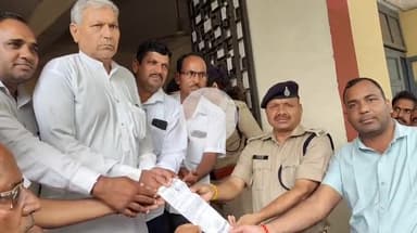 सीतामऊ: भाजपा नेता की हत्या, समाजजनों ने एसपी ऑफिस पहुंचकर ASP को दिया ज्ञापन, हत्या का खुलासा करने की मांग