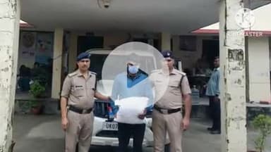 देहरादून: देहरादून पुलिस ने विभिन्न थाना क्षेत्रों से तीन नशा तस्करों को किया गिरफ्तार