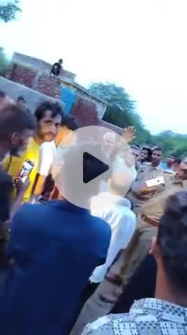 konkera village near by kd hospital near akbarpur chata.mathura .kal .date.11/8/2025 ko 4 saal ka bacha gira nale