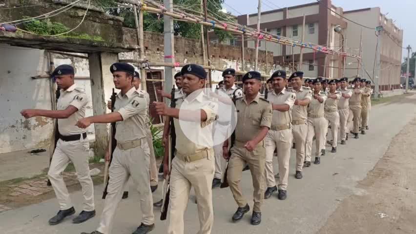 दरभंगा: पुलिस केंद्र लहेरियासराय में मंगलवार को रैतिक परेड का आयोजन वरीय पुलिस अधीक्षक, दरभंगा के नेतृत्व में किया गया#suraksha