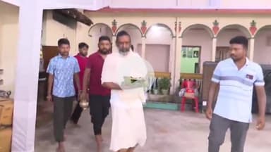 कांके: नेमरा में दिशोम गुरु शिबू सोरेन के श्राद्ध कर्म के आठवें दिन सीएम ने पारंपरिक रूप से निभाई स्थानीय रस्म