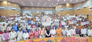 बेगूसराय: आर्ट गैलरी में विद्युत उपभोक्ताओं के साथ मुख्यमंत्री का संवाद कार्यक्रम वर्चुअल आयोजित, डीएम रहे मौजूद