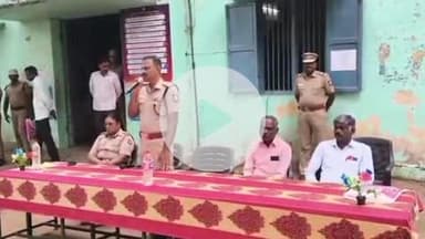 புவனகிரி: போதை பொருட்கள் ஒழிப்பு குறித்து
புவனகிரி அரசு ஆண்கள் மேல்நிலைப் பள்ளியில் மாணவர்களிடம் எஸ்பி  விழிப்புணர்வு